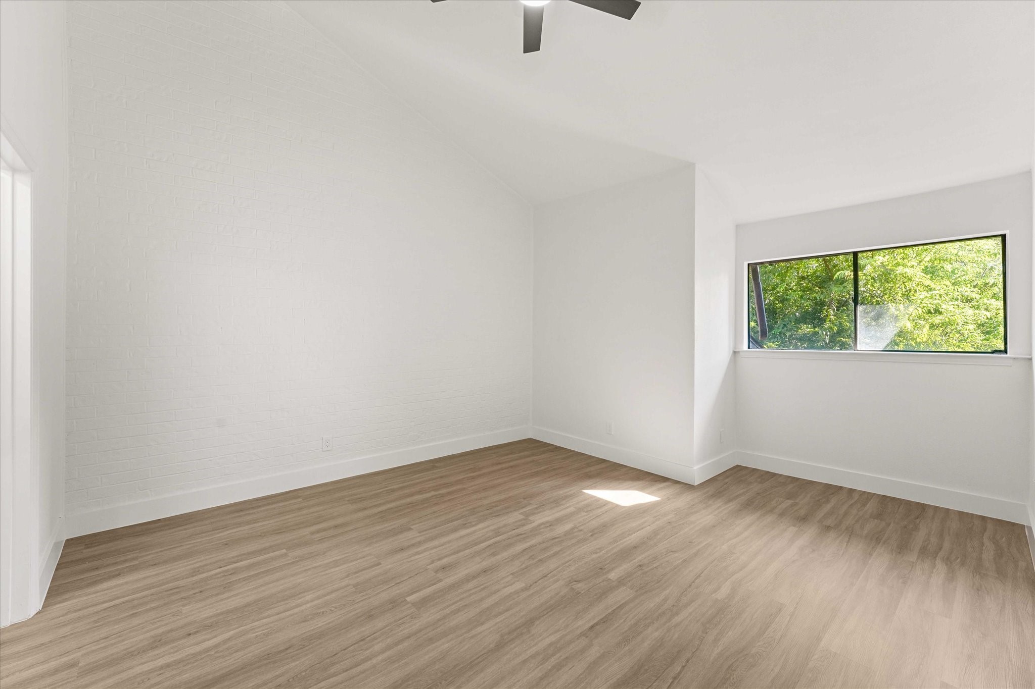 735 Oakwood Trail
