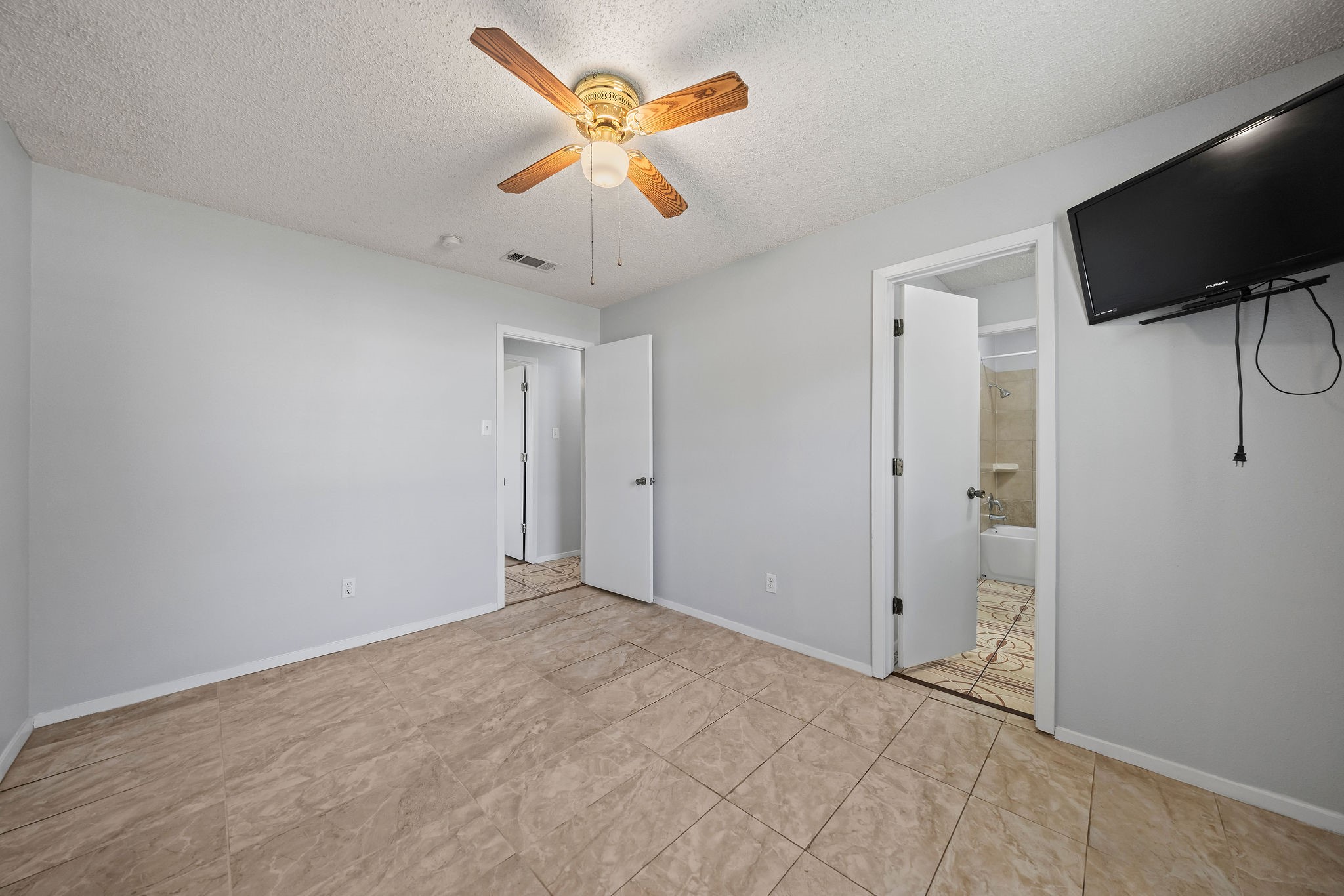 2469 Mcadoo Lane