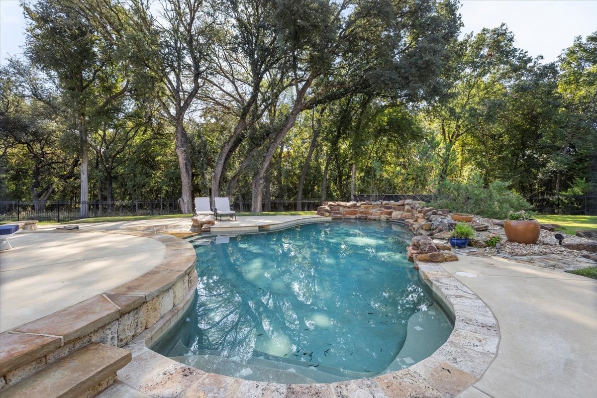 8225 Ashbriar Lane