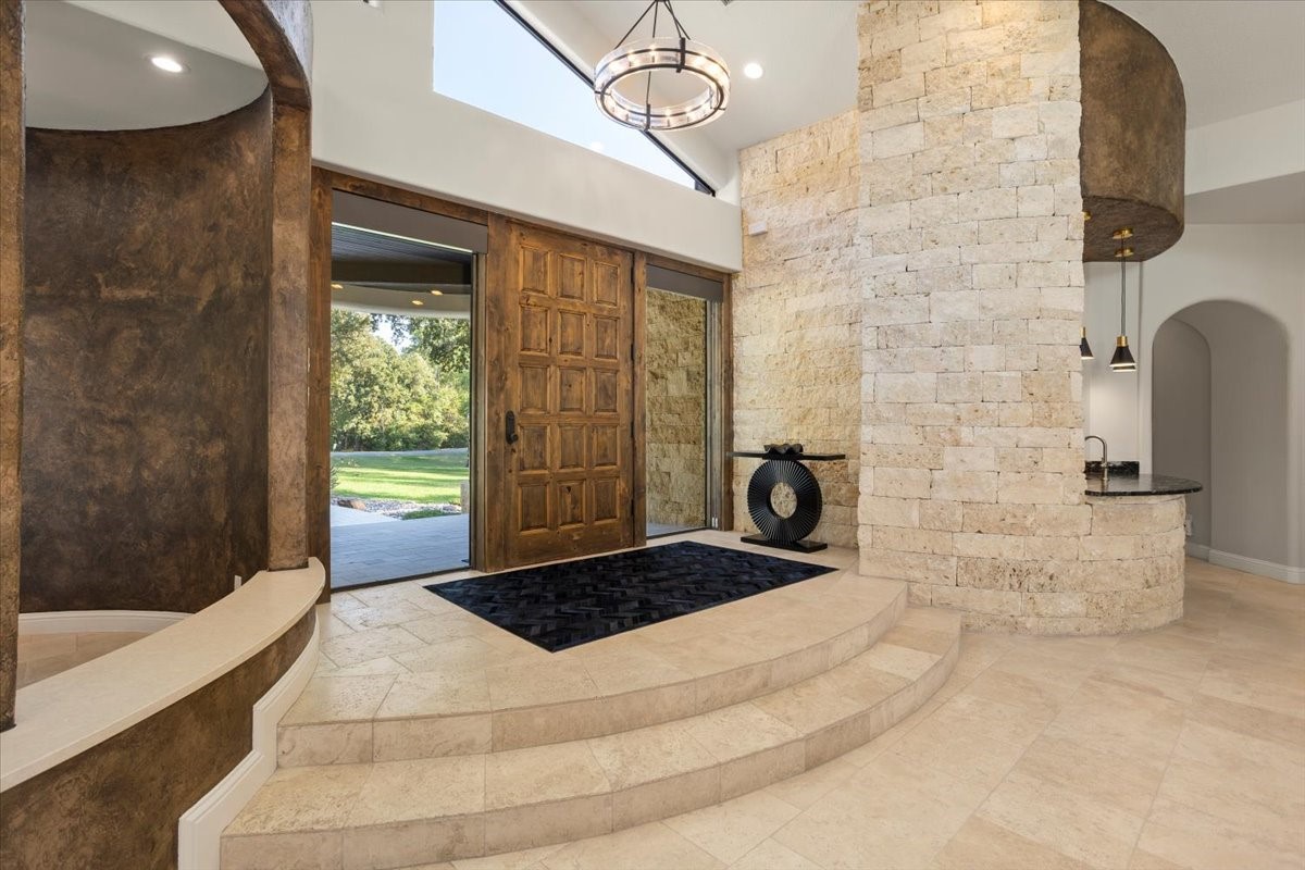 8225 Ashbriar Lane