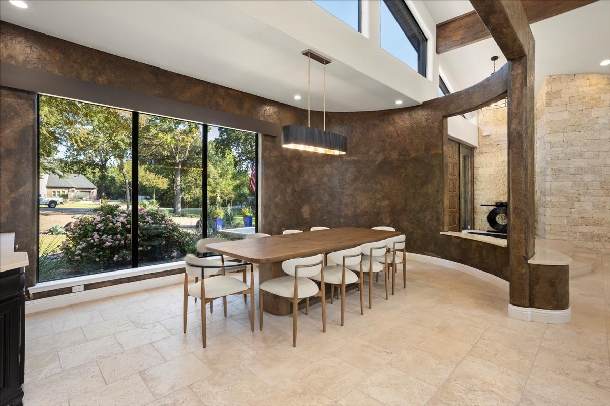 8225 Ashbriar Lane