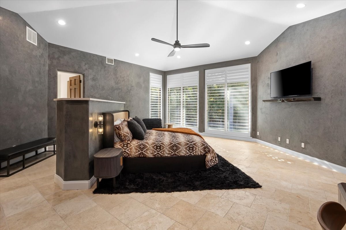 8225 Ashbriar Lane