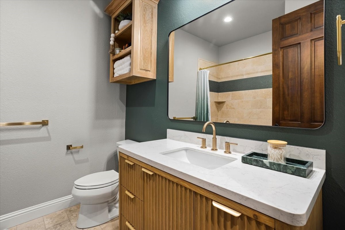 8225 Ashbriar Lane