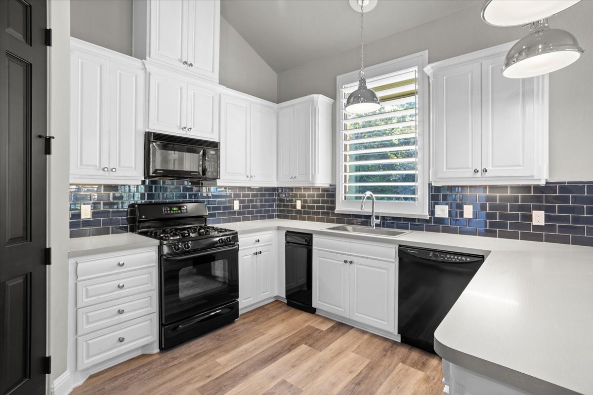 8225 Ashbriar Lane