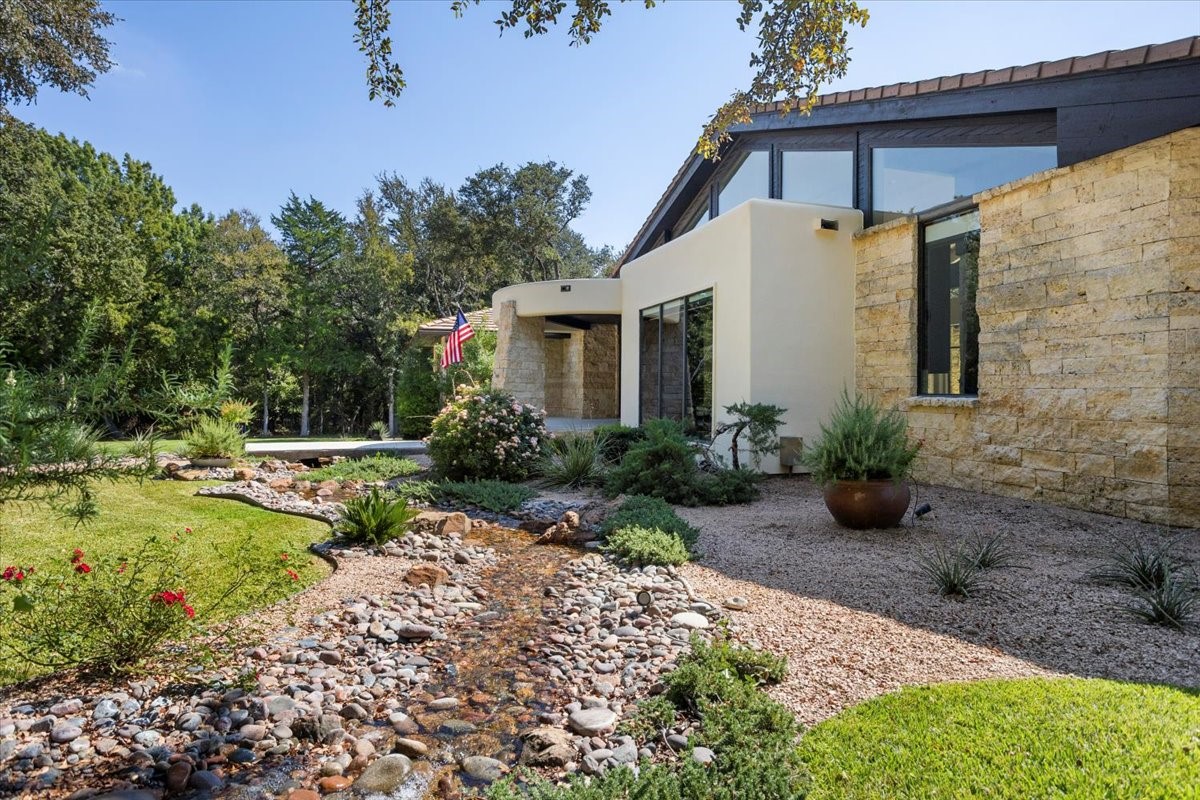 8225 Ashbriar Lane