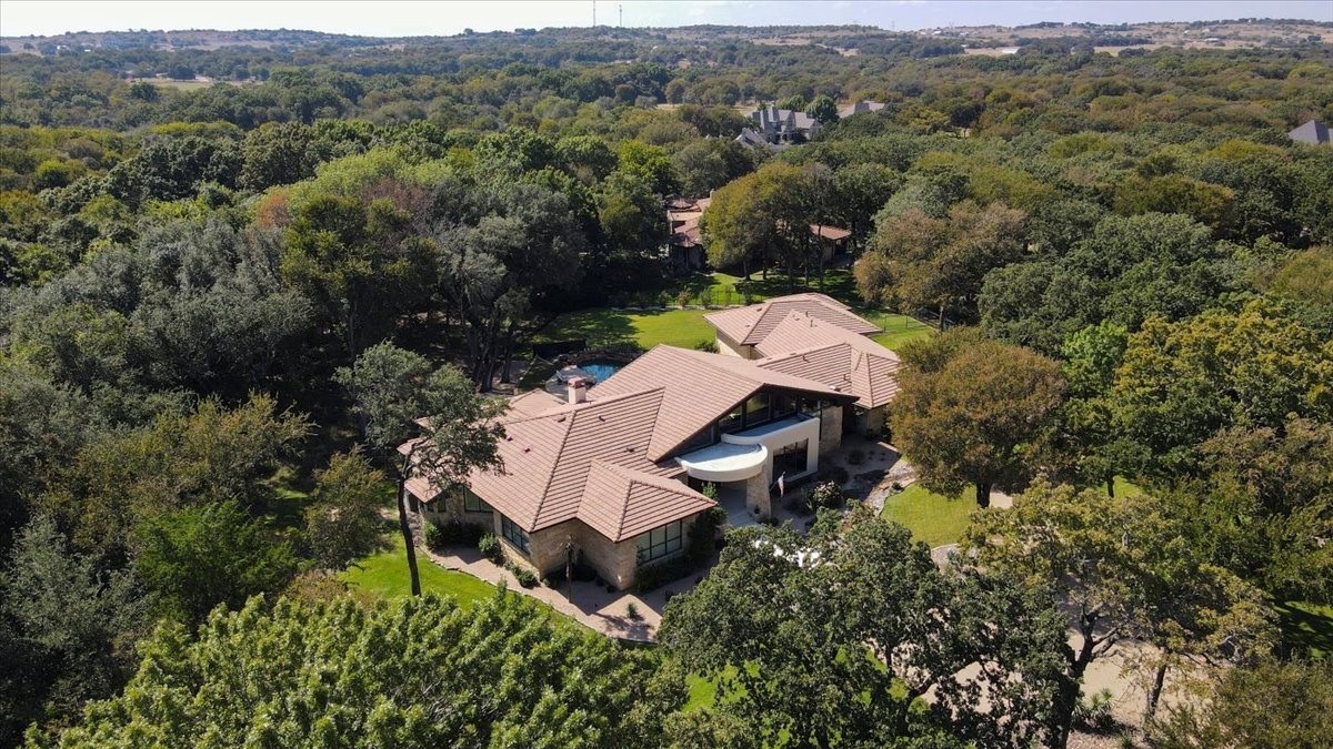 8225 Ashbriar Lane