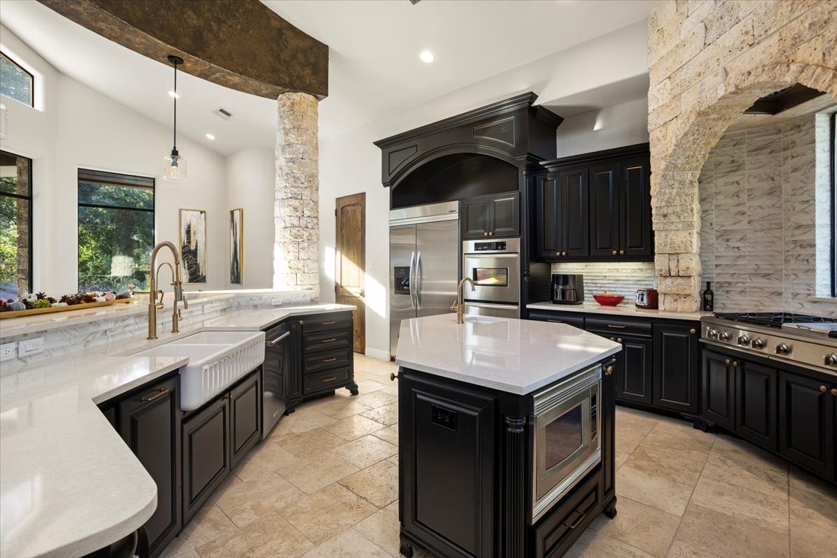 8225 Ashbriar Lane