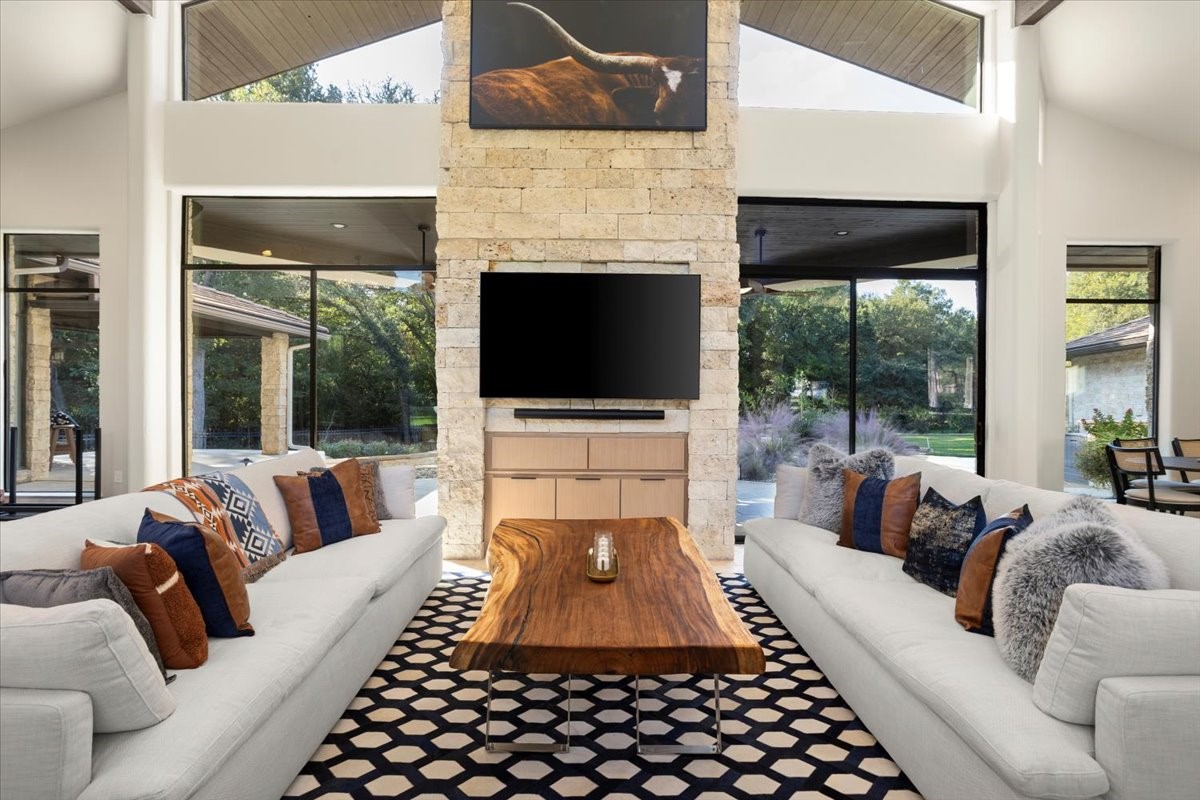 8225 Ashbriar Lane