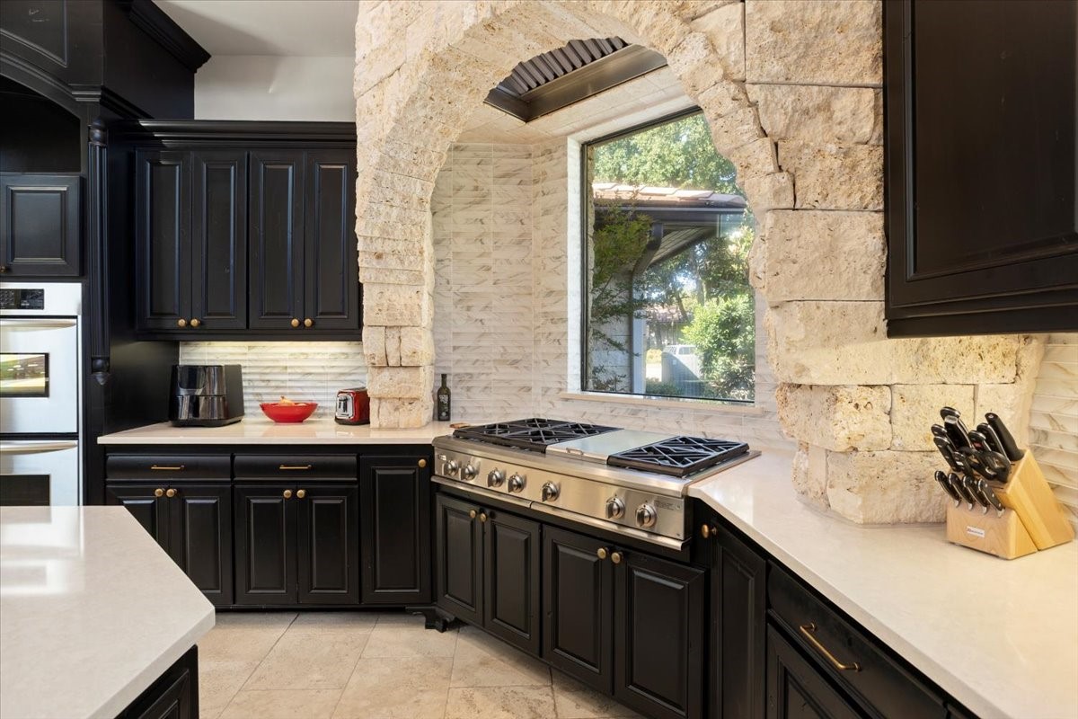 8225 Ashbriar Lane