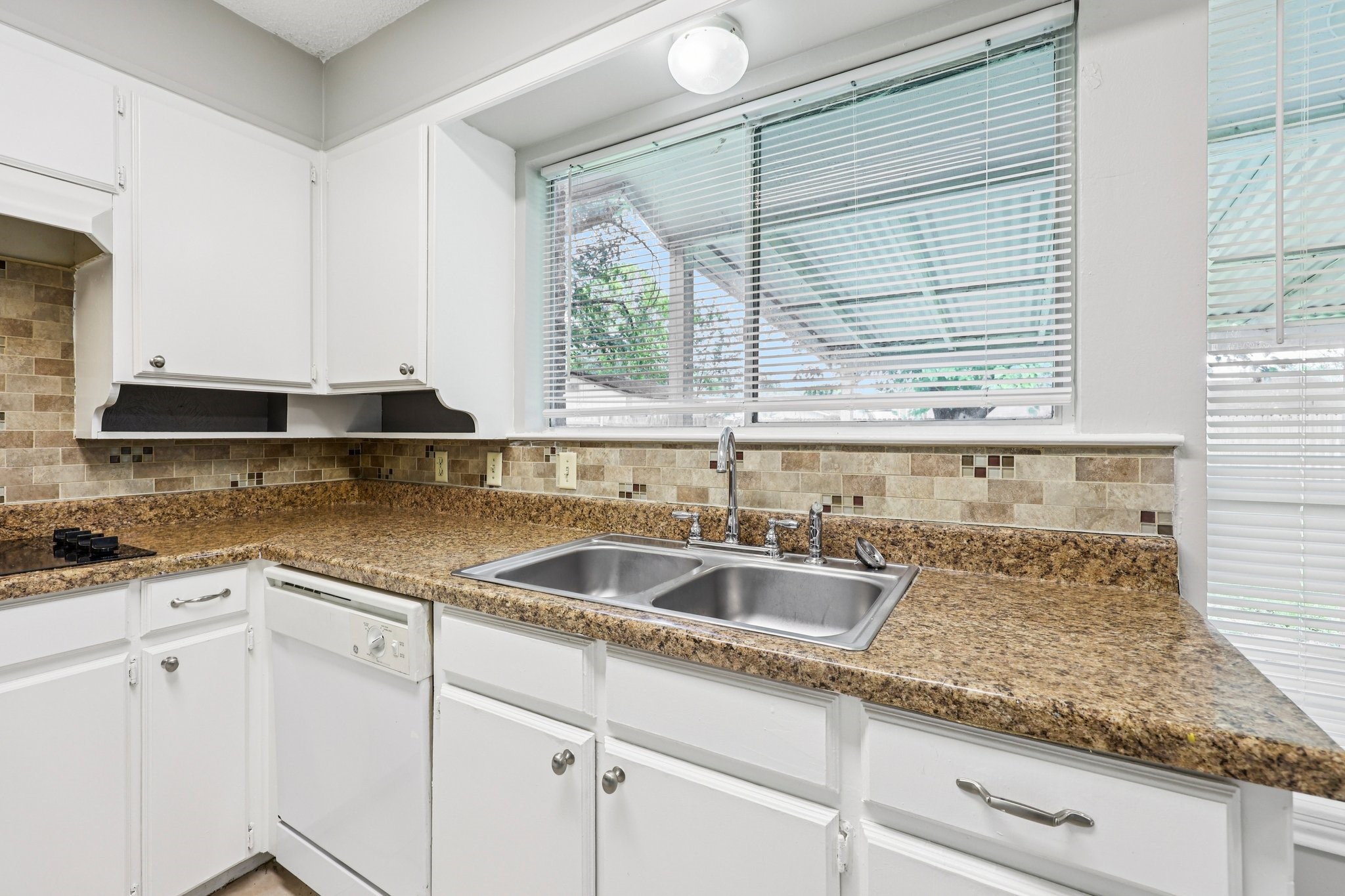 337 Apache Trail