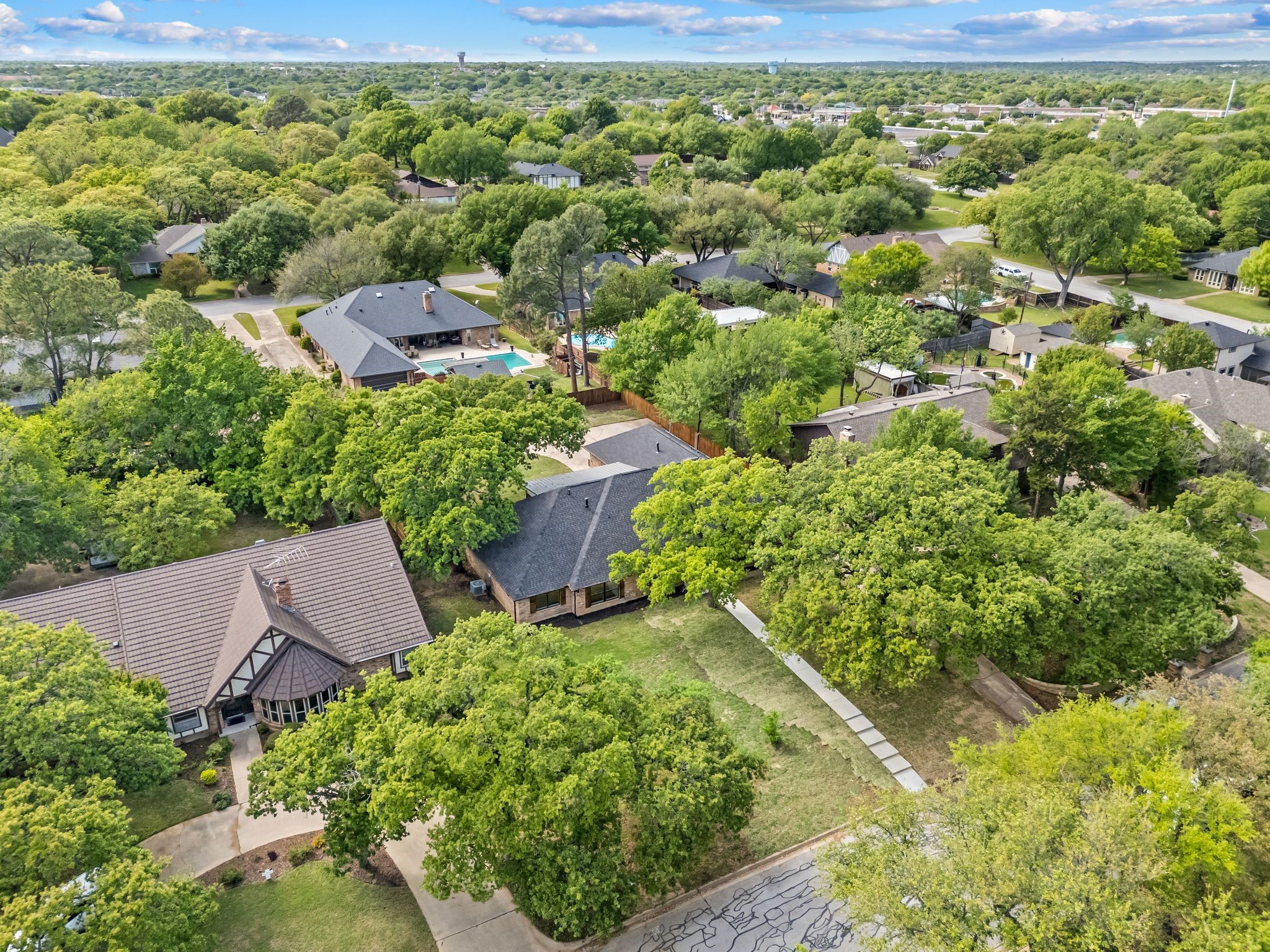 3704 Sweetbriar Lane