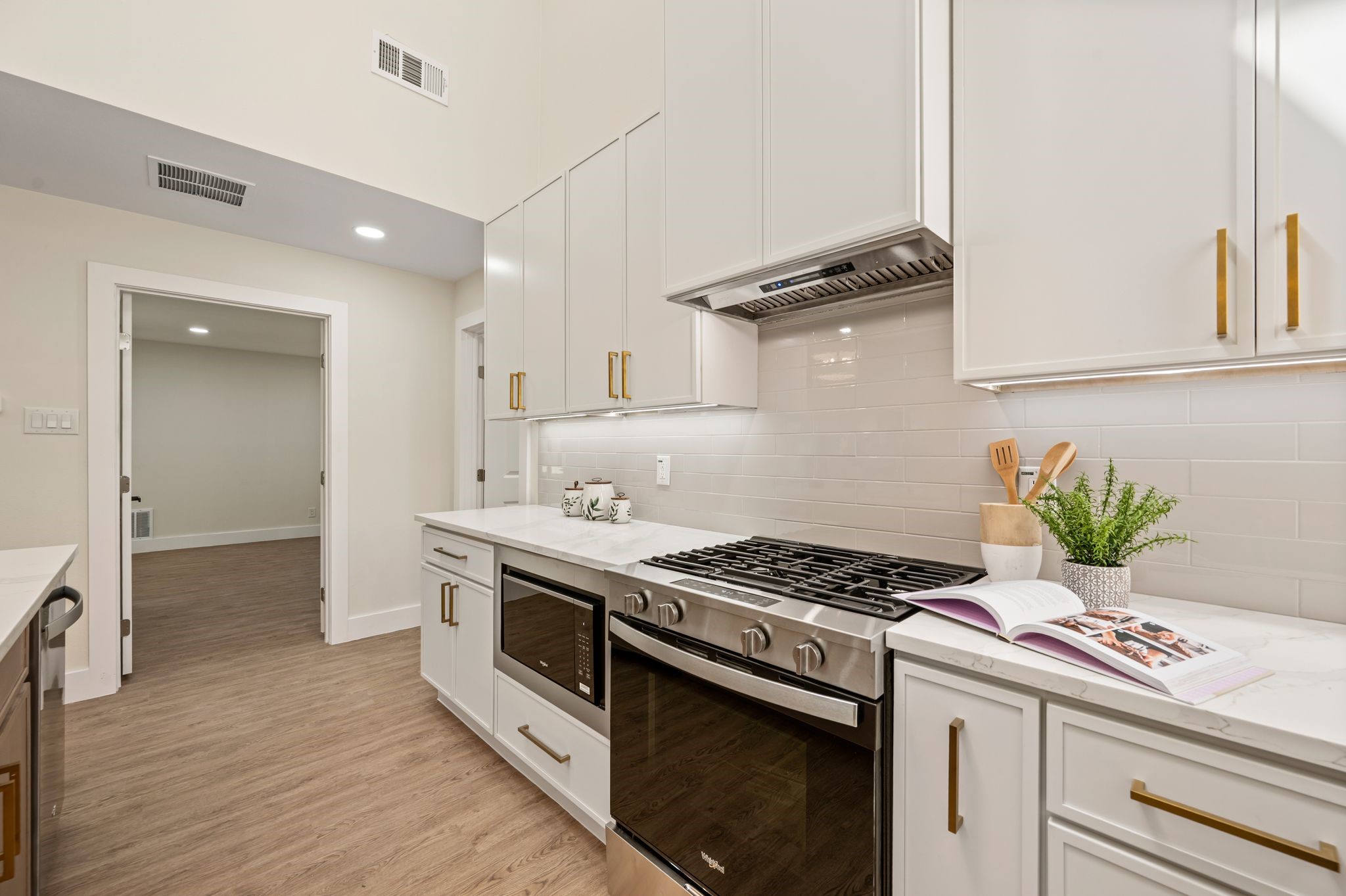 3704 Sweetbriar Lane