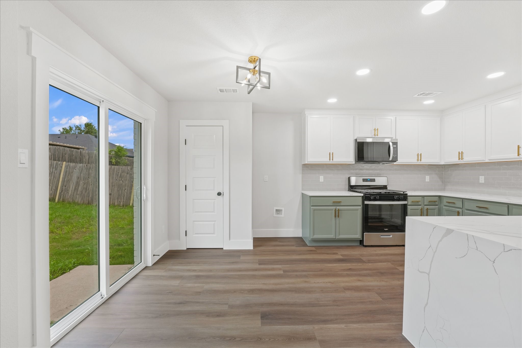 6808 Geyser Trail