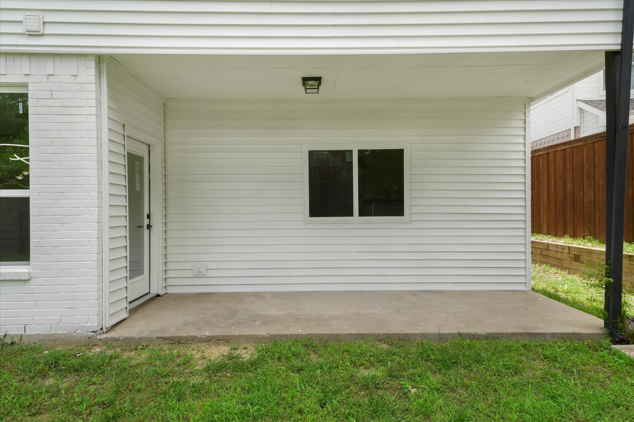 1404 Meadowbrook Drive