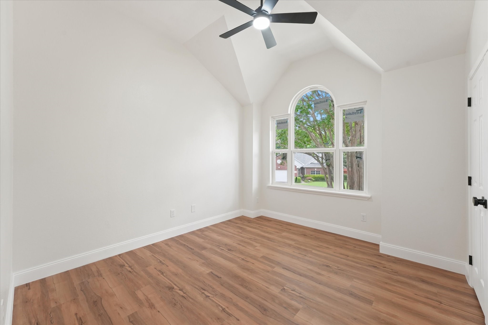 1404 Meadowbrook Drive