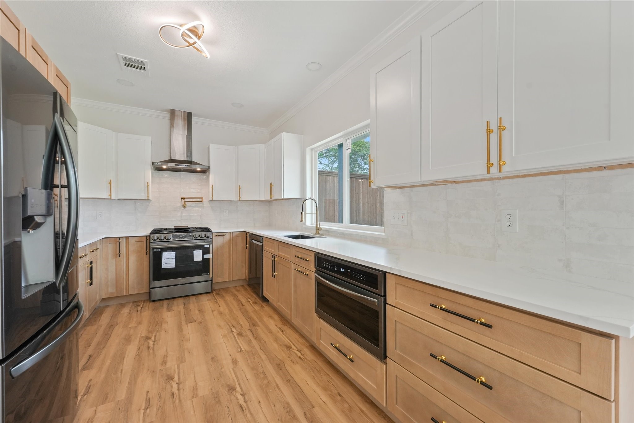 1404 Meadowbrook Drive
