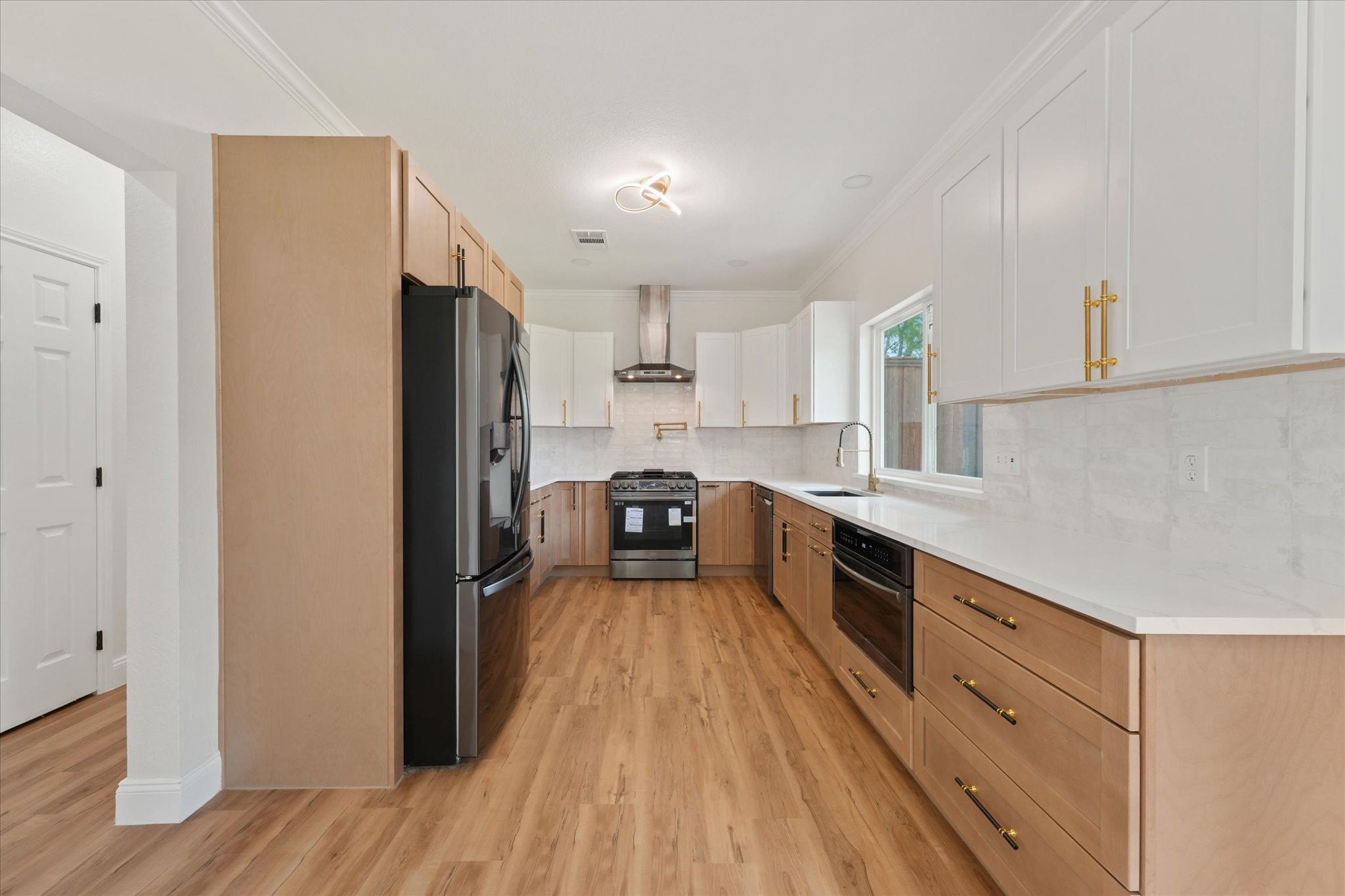 1404 Meadowbrook Drive