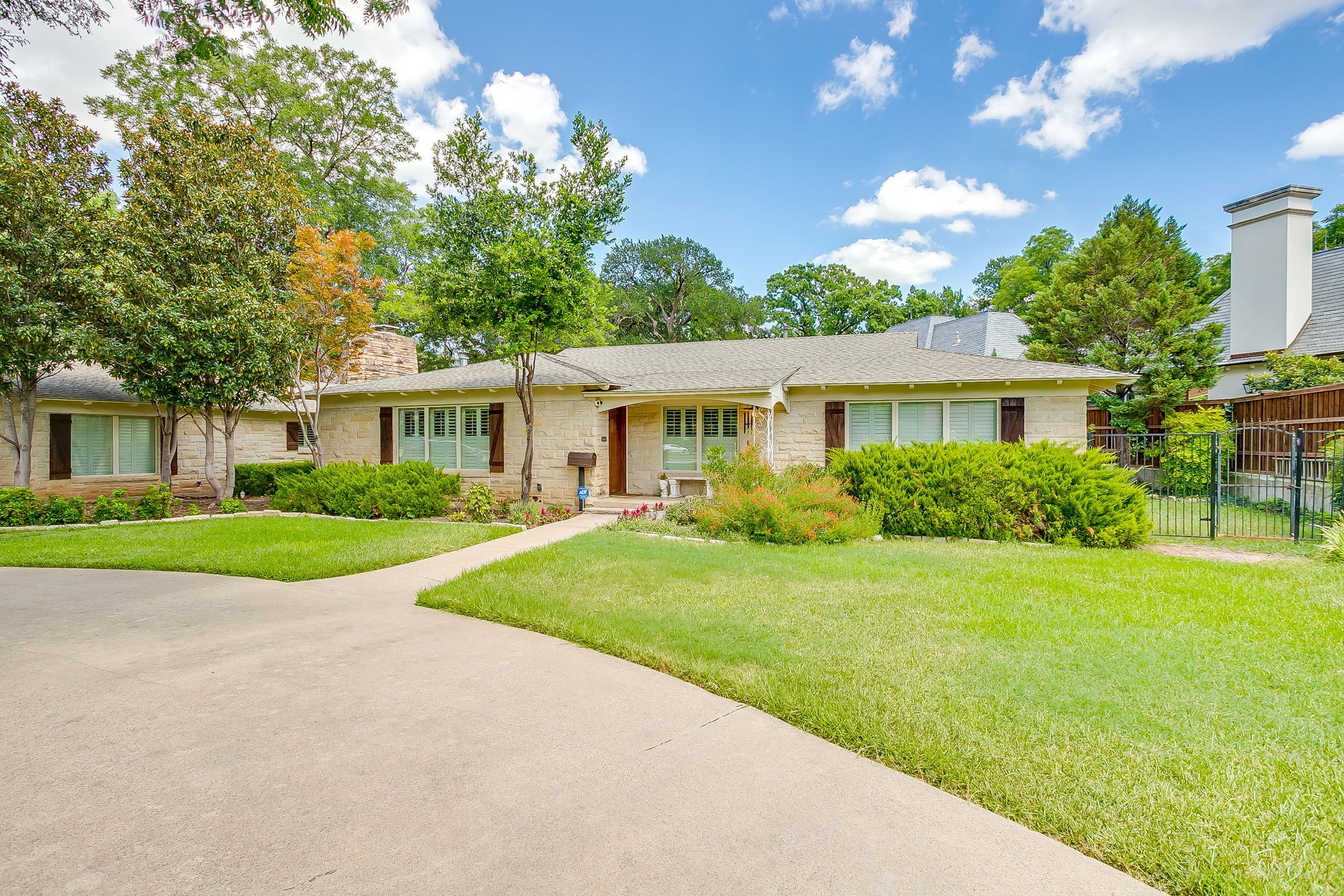 2603 Simondale Drive