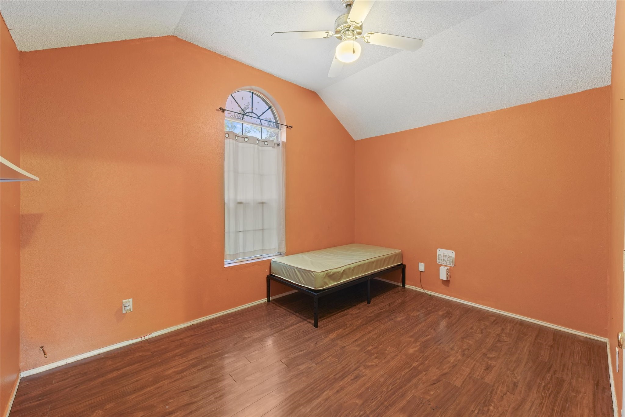 1220 Brittany Way