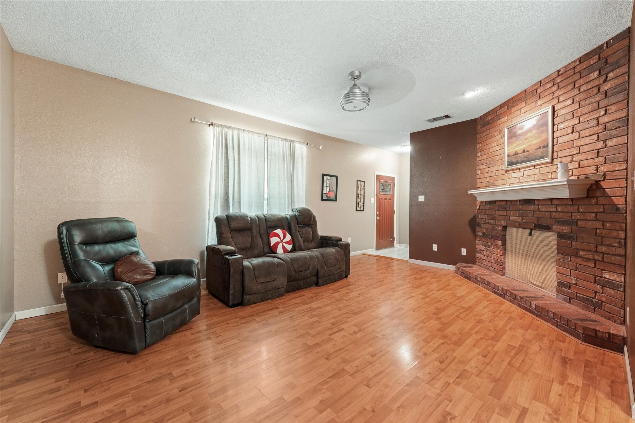 1220 Brittany Way
