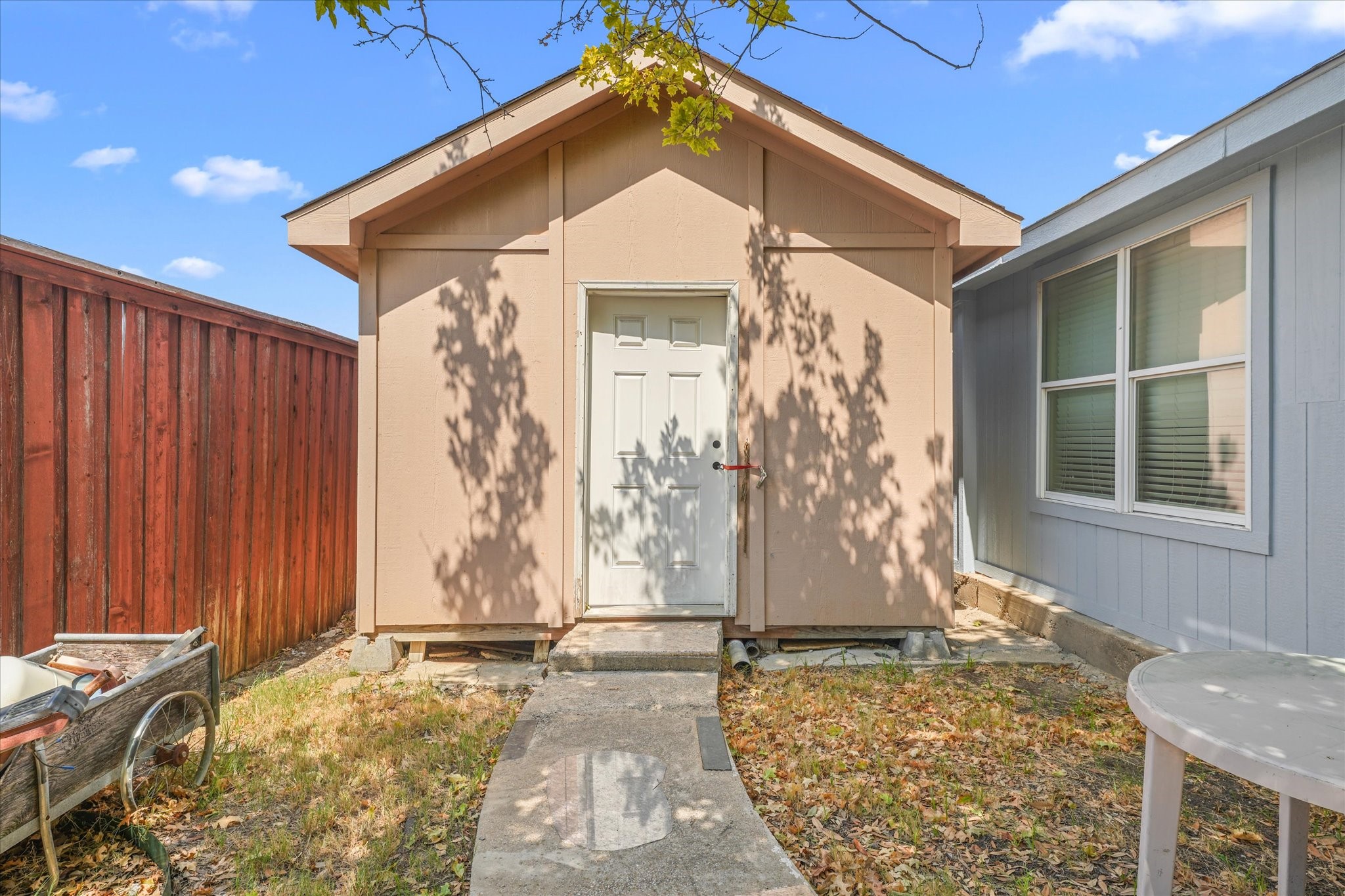 7112 Snowy Owl Street