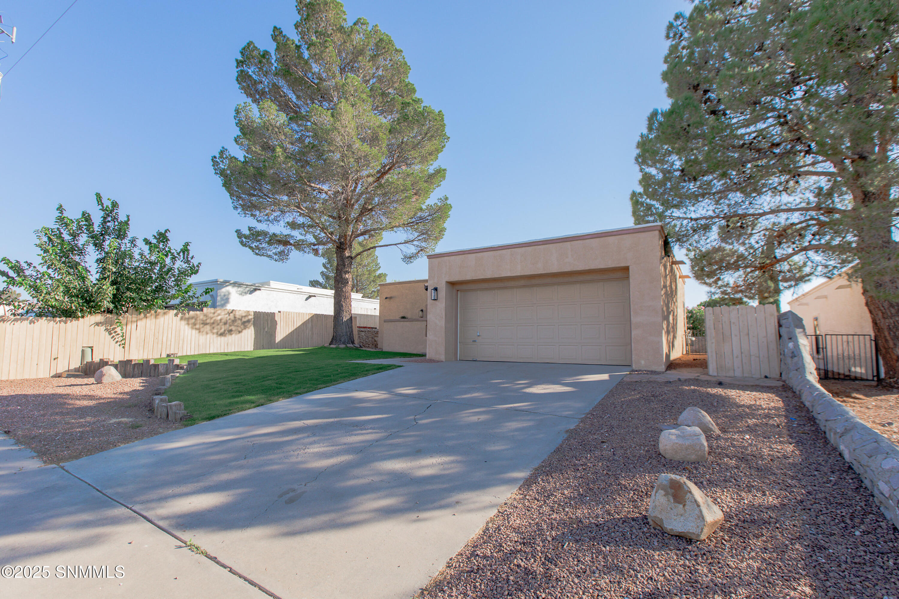3541 Venus Street