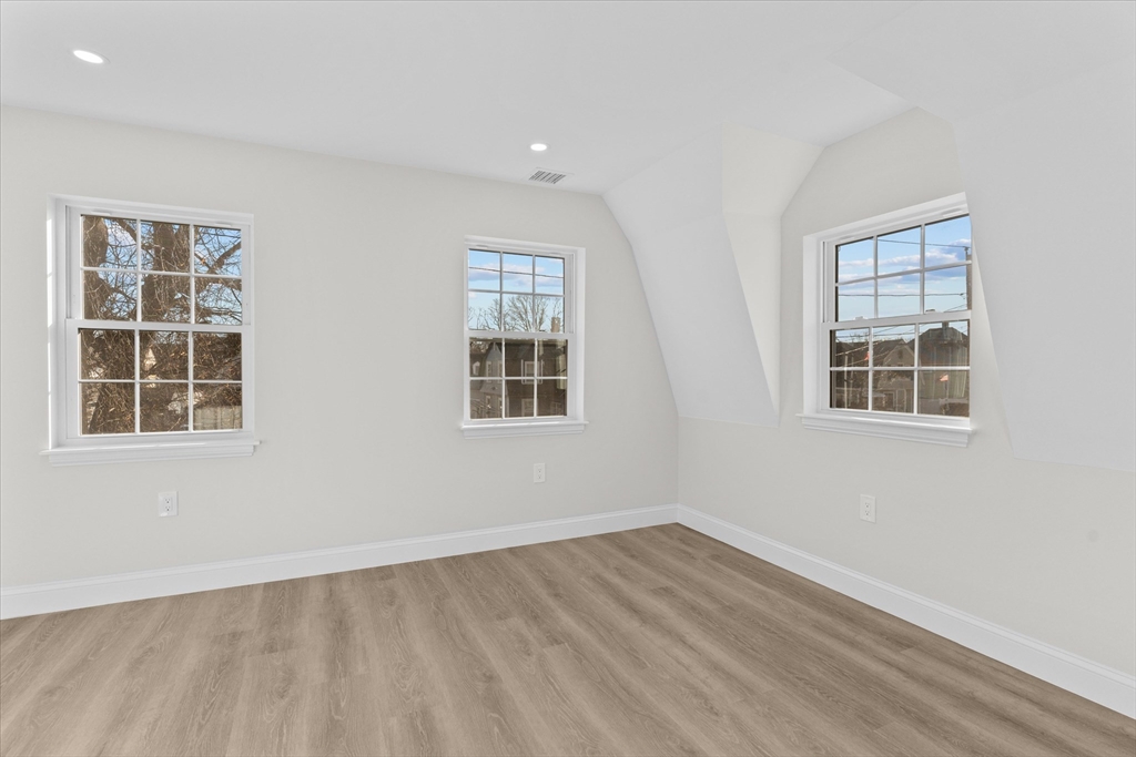 21 Greenfield St
