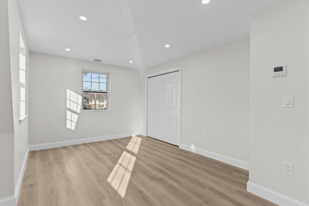 21 Greenfield St
