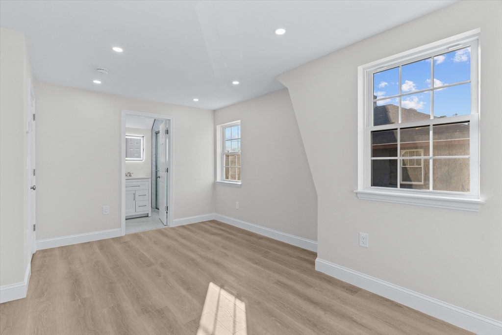 21 Greenfield St