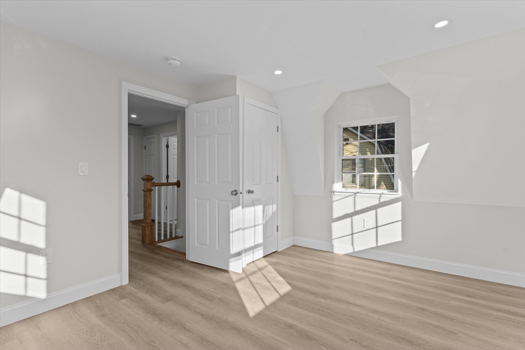 21 Greenfield St