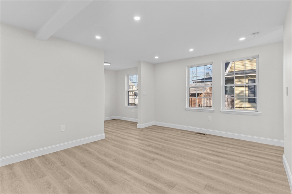 21 Greenfield St