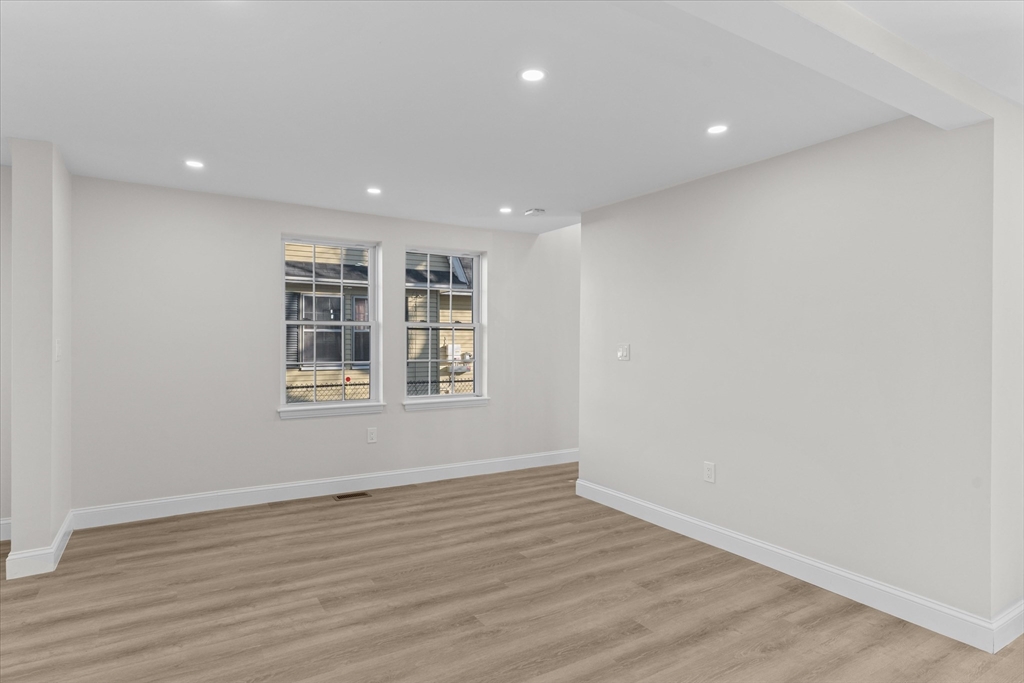 21 Greenfield St