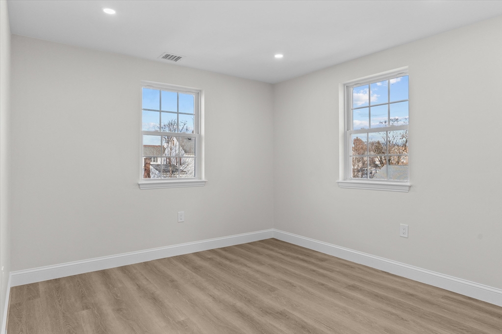 21 Greenfield St