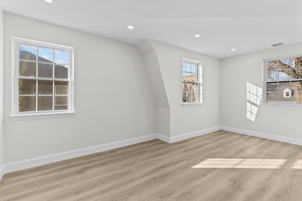 21 Greenfield St