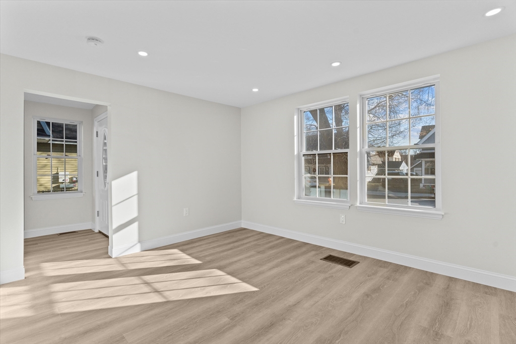 21 Greenfield St