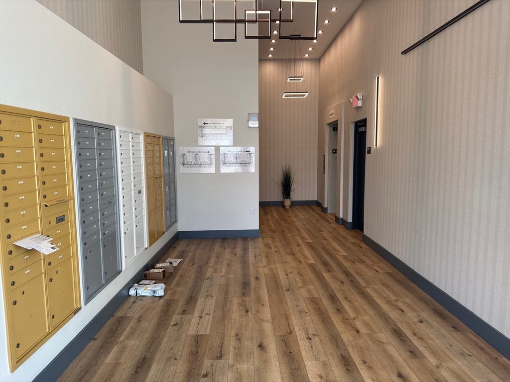 60 Cross St E # 315