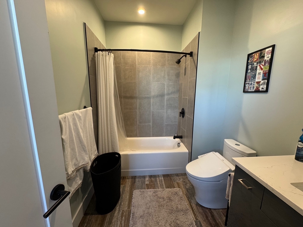 60 Cross St E # 315