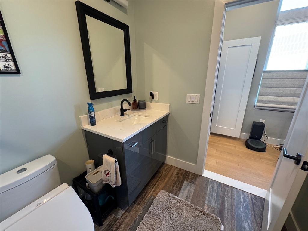 60 Cross St E # 315