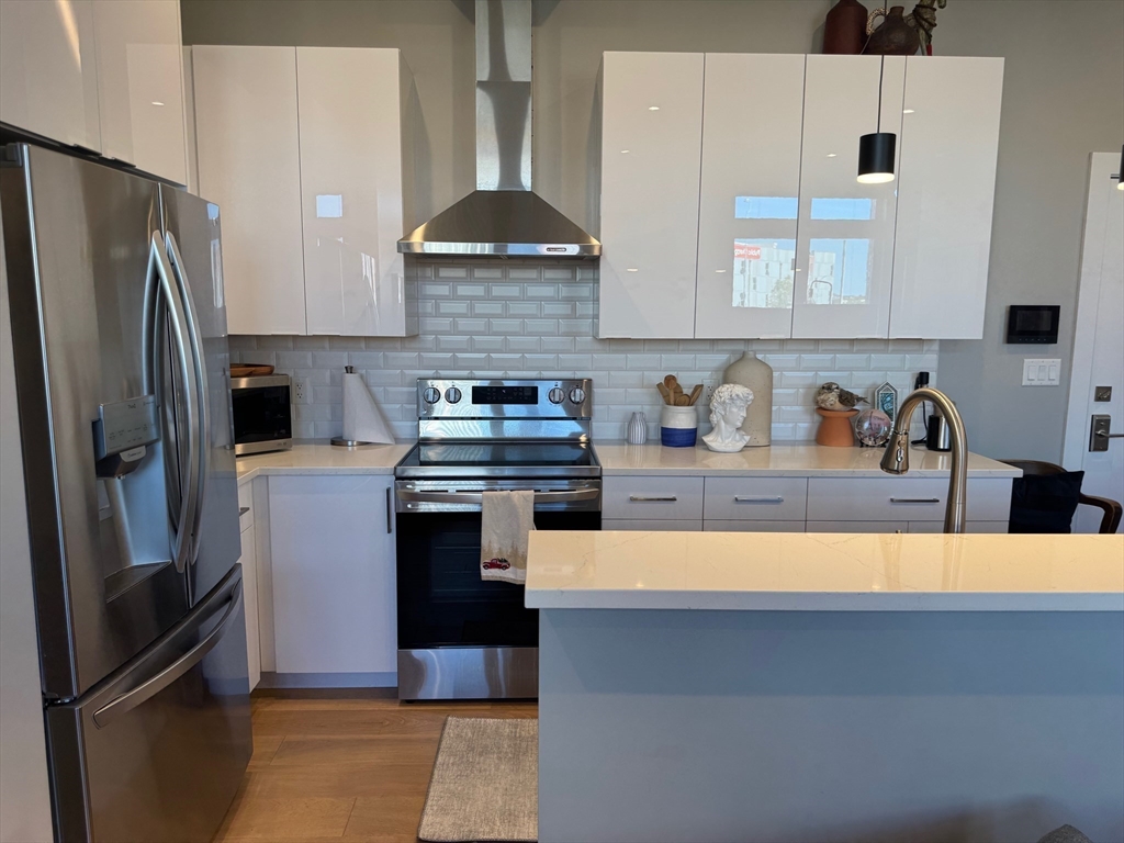 60 Cross St E # 315