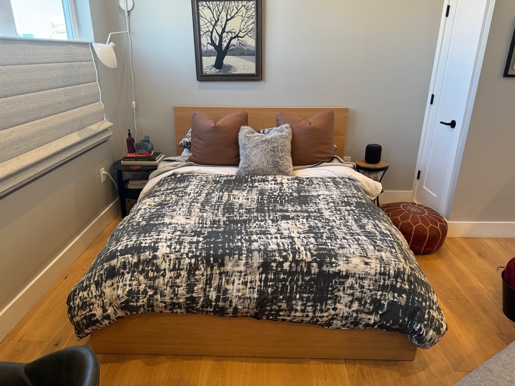 60 Cross St E # 315