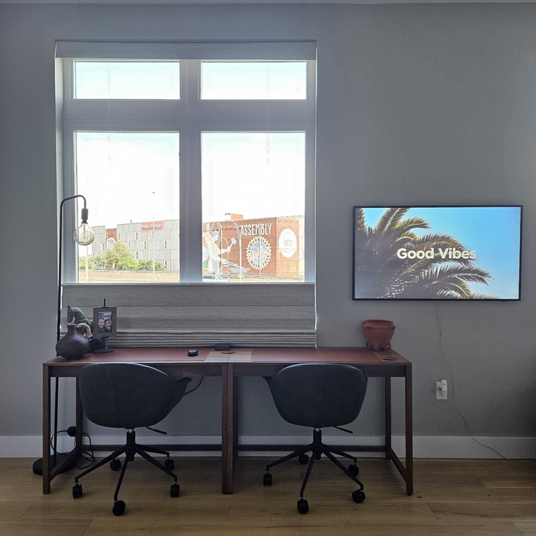 60 Cross St E # 315