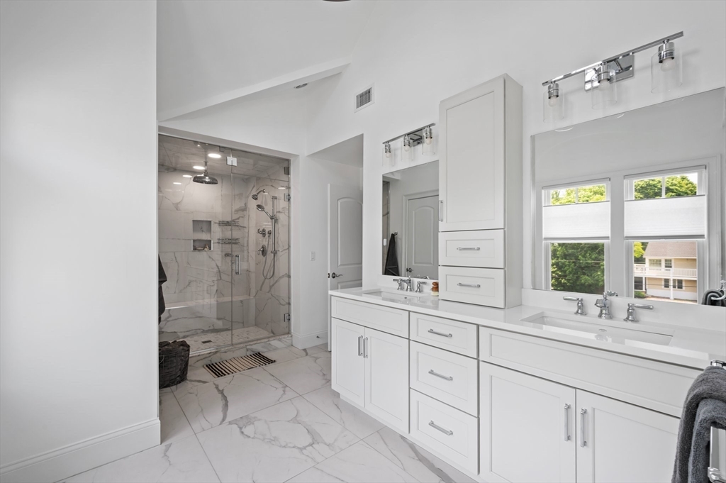 935 E. Squantum Street