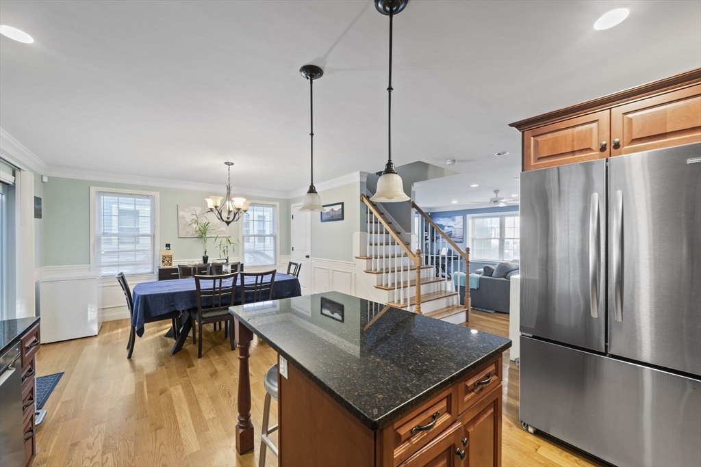 158 W Elm Ave