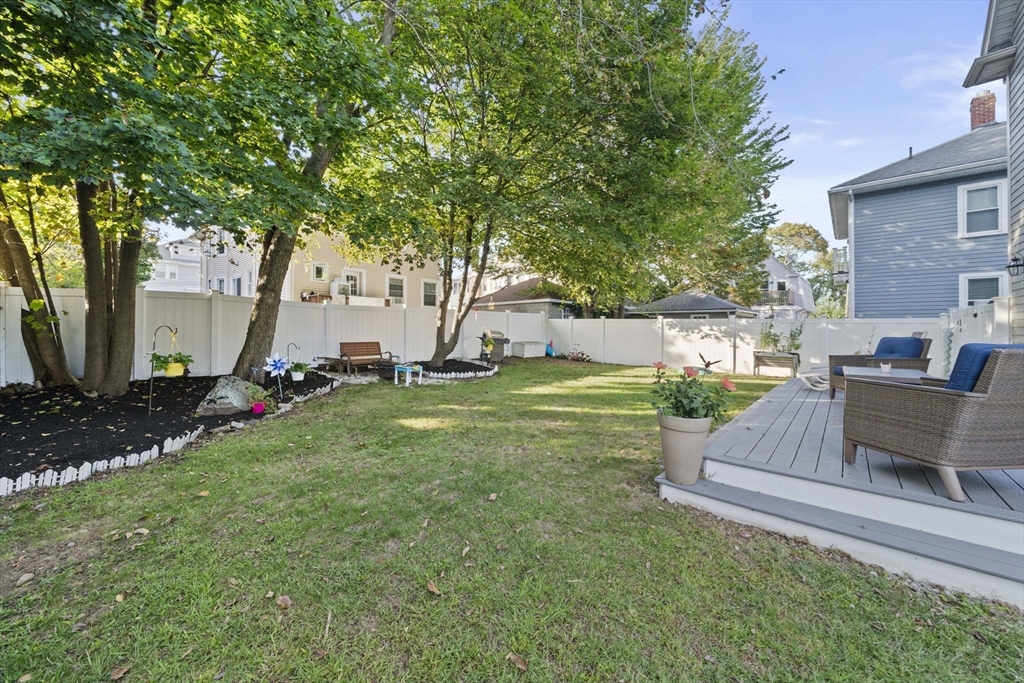 158 W Elm Ave