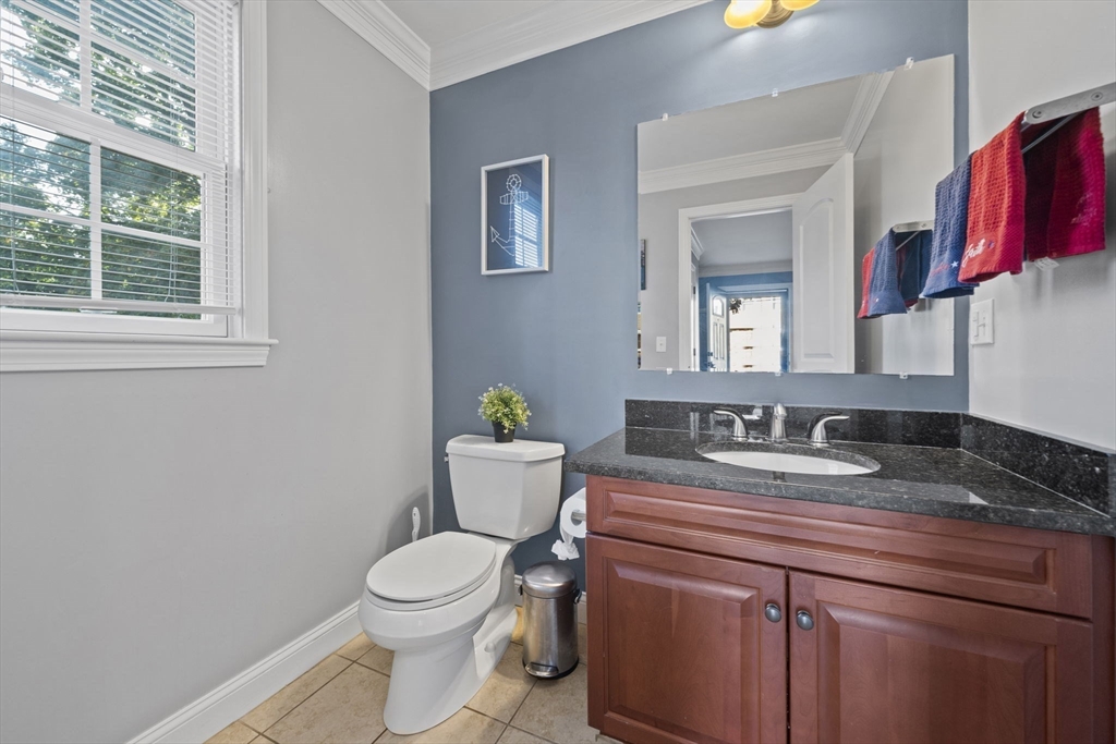 158 W Elm Ave