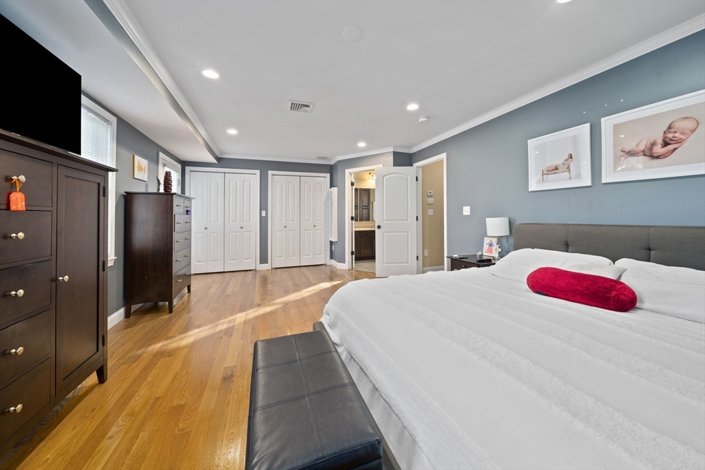 158 W Elm Ave