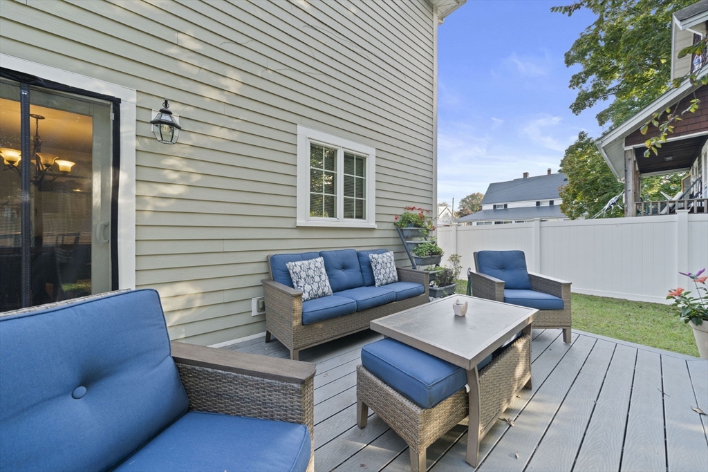 158 W Elm Ave
