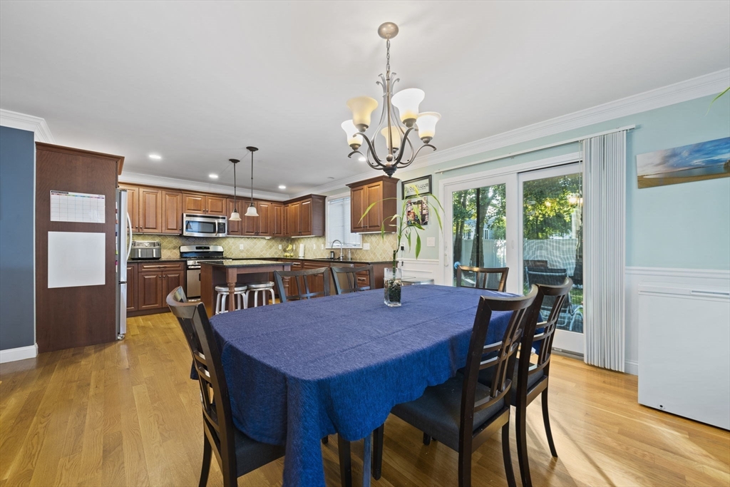158 W Elm Ave