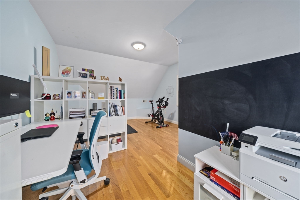 158 W Elm Ave