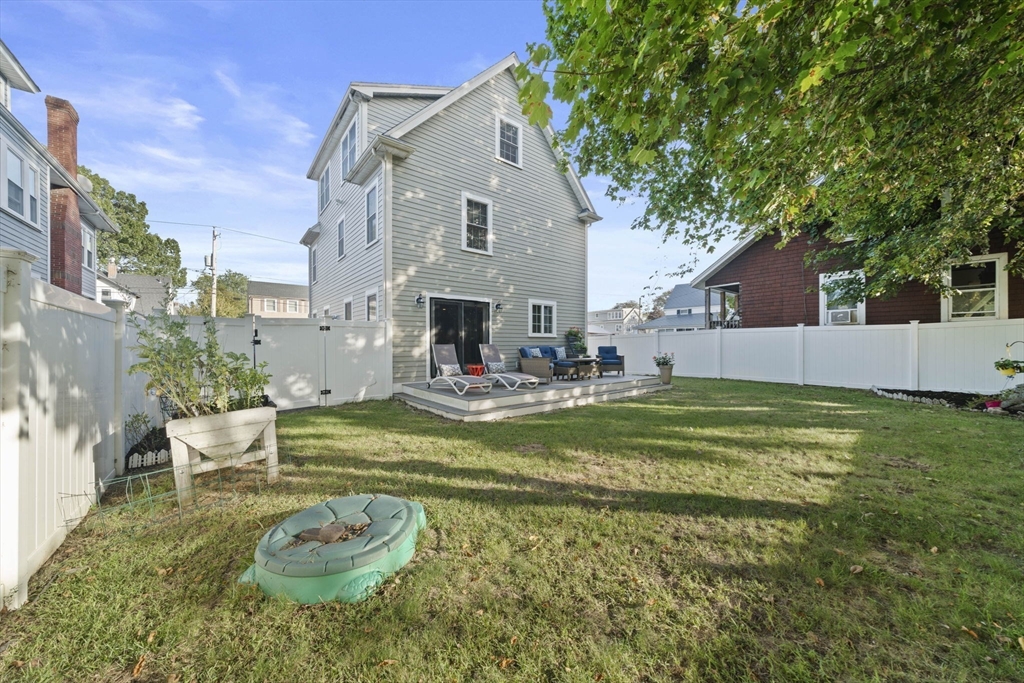 158 W Elm Ave